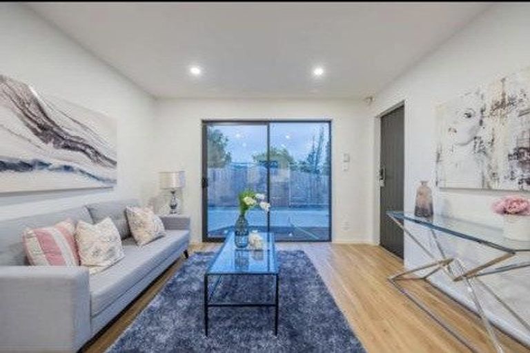 Photo of property in 8d Jupiter Street, Rosehill, Papakura, 2113