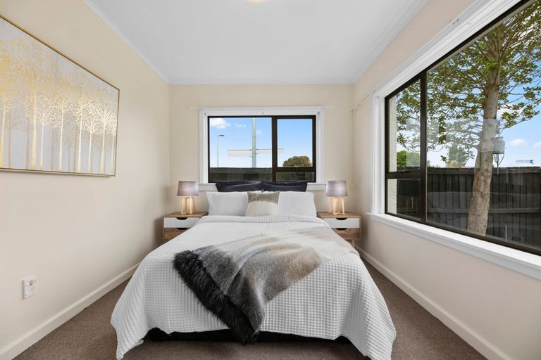 Photo of property in 1/40 Grimseys Road, Redwood, Christchurch, 8051