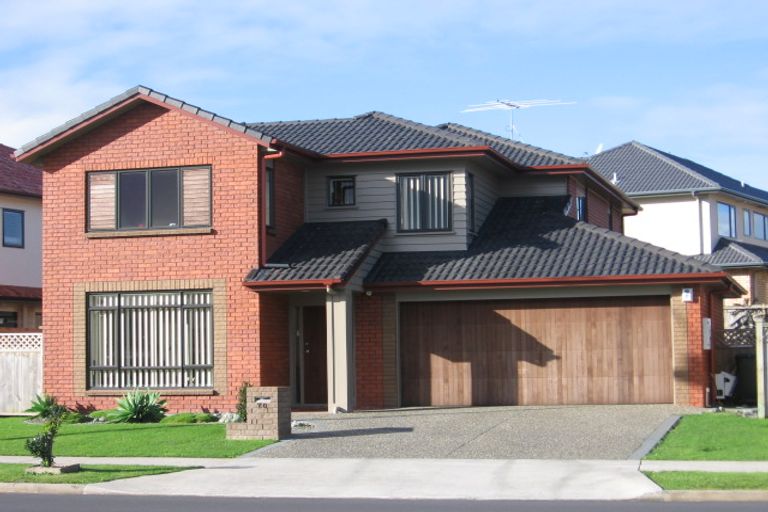 Photo of property in 70 Middlefield Drive, Flat Bush, Auckland, 2016