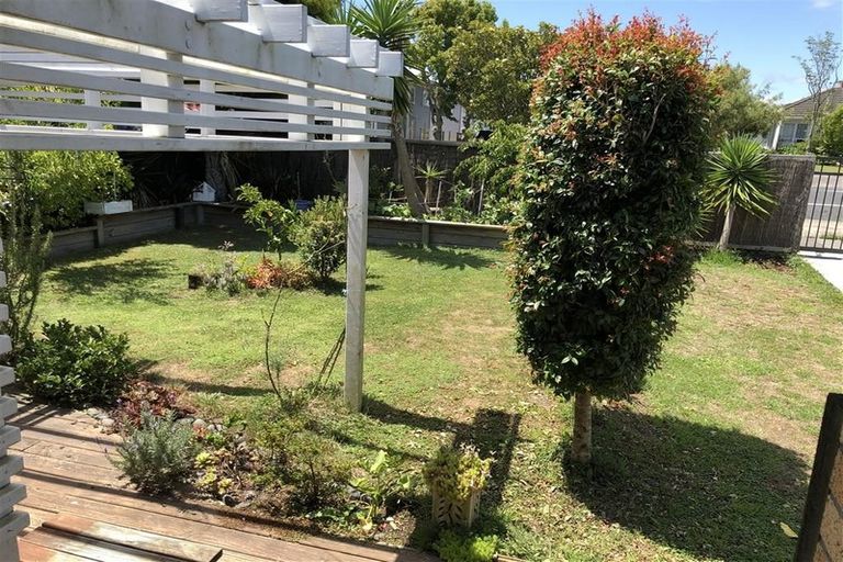 Photo of property in 35a Bradbury Road, Botany Downs, Auckland, 2010