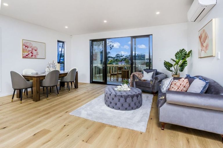 Photo of property in 31c Linwood Avenue, Forrest Hill, Auckland, 0620