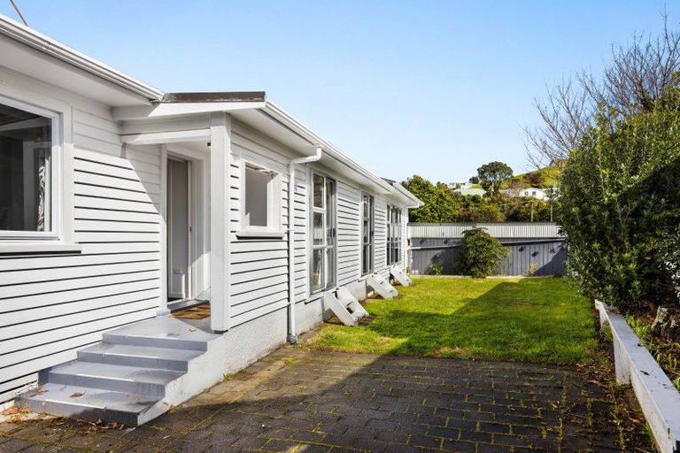 Photo of property in 20 Stuart Place, Blagdon, New Plymouth, 4310