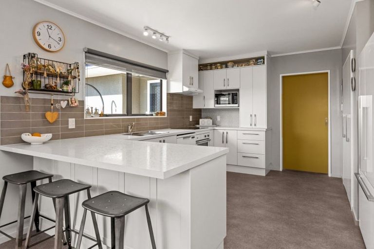 Photo of property in 21 Townshend Crescent, Greenmeadows, Napier, 4112