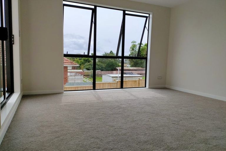 Photo of property in 1/21 Humphrey Kemp Avenue, Henderson, Auckland, 0612