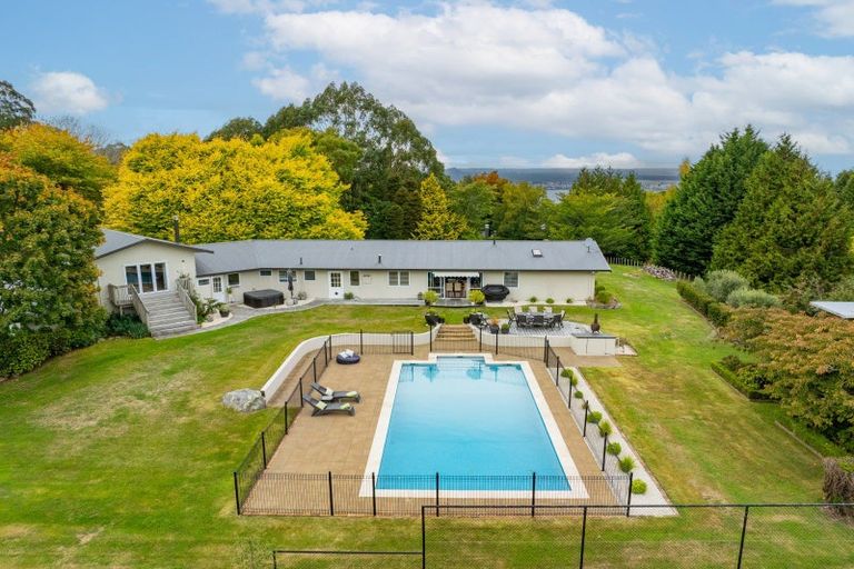 Photo of property in 142 Gillespie Place, Acacia Bay, Taupo, 3385