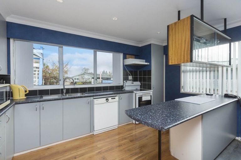 Photo of property in 53 Hillside Drive, Maoribank, Upper Hutt, 5018