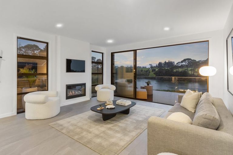 Photo of property in 39 Elliot Street, Riverhead, 0820