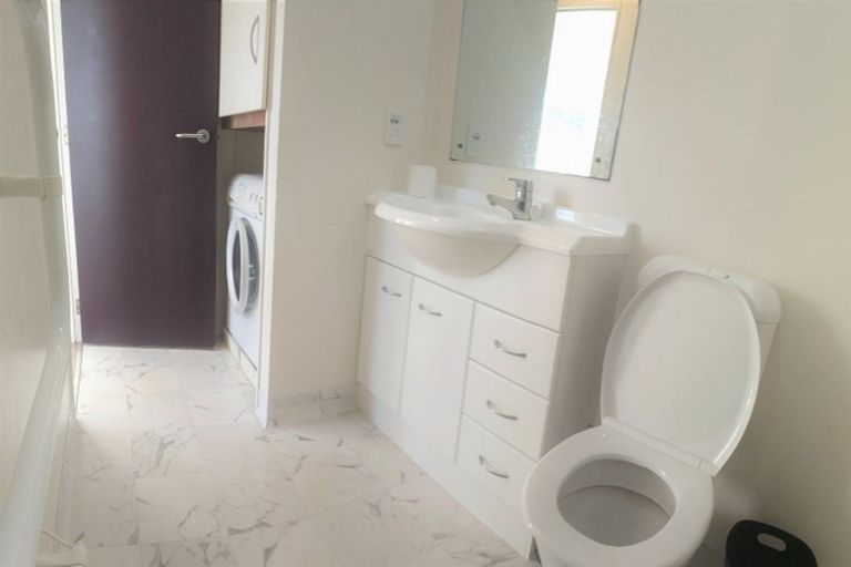 Photo of property in Terrace Heights Apartments, 14a/163 The Terrace, Wellington Central, Wellington, 6011