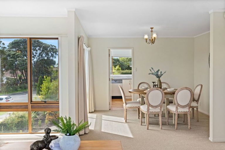 Photo of property in 18 Folkestone Street, Murrays Bay, Auckland, 0630