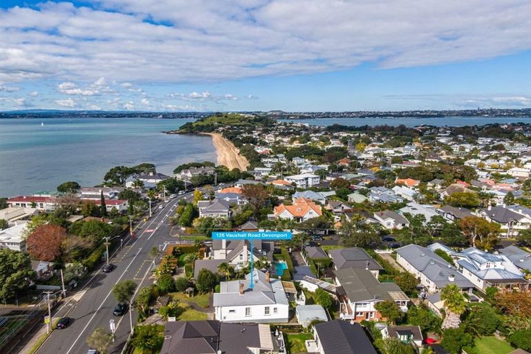 Photo of property in 125 Vauxhall Road, Narrow Neck, Auckland, 0624