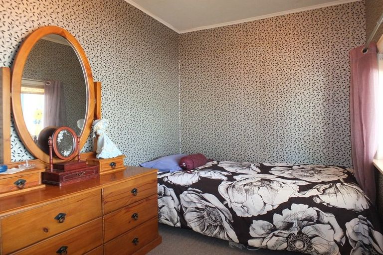 Photo of property in 18 Brown Terrace, Foxton Beach, Foxton, 4815