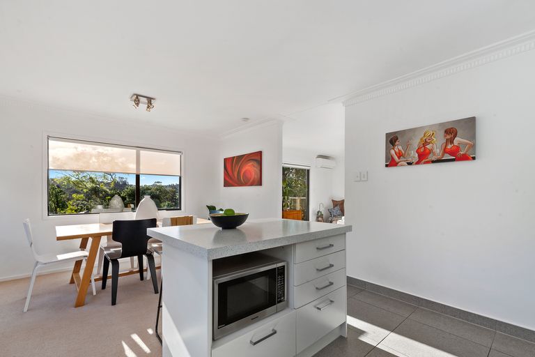 Photo of property in 54 The Avenue, Albany, Auckland, 0632