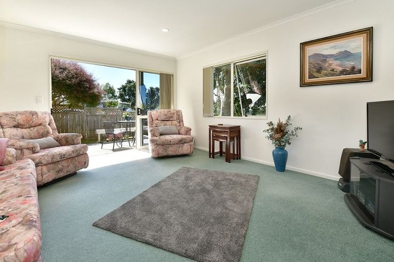 Photo of property in 2/25 Little Barrier Avenue, Manly, Whangaparaoa, 0930