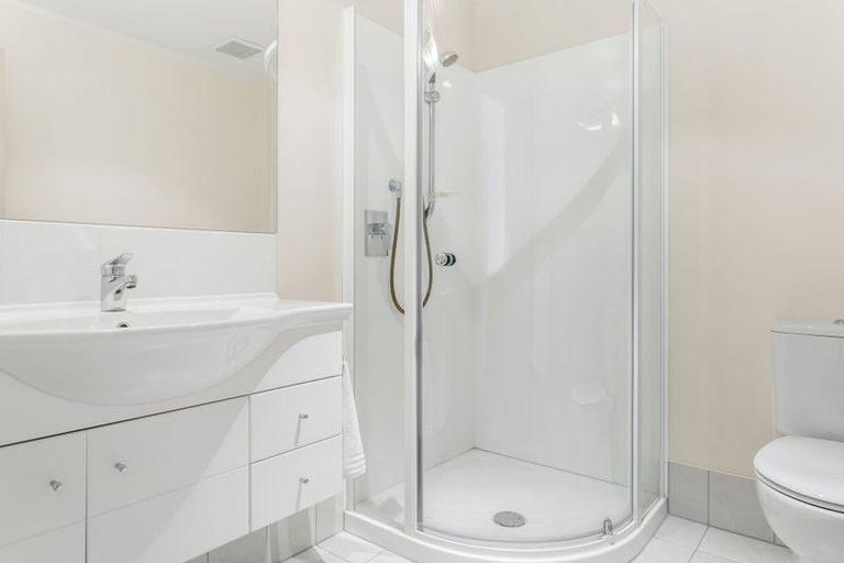 Photo of property in Beachpoint Apartments, 2/5 West End Road, Ohope, 3121