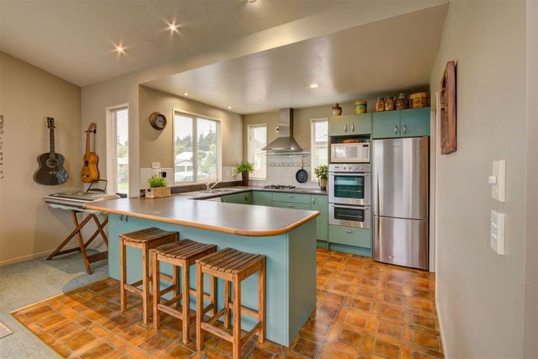 Photo of property in 17 Kiwi Avenue, Waikuku Beach, 7473