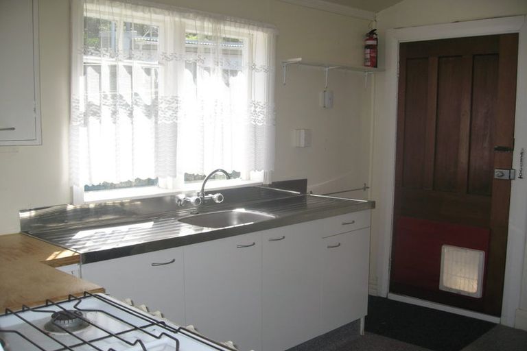 Photo of property in 3-5 Knoll Street, Island Bay, Wellington, 6023