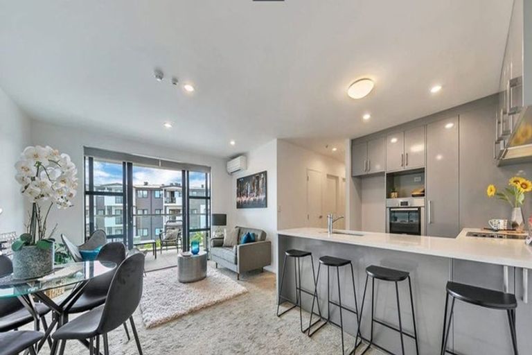 Photo of property in Apollo Apartments, 201/46 Rosedale Road, Rosedale, Auckland, 0632