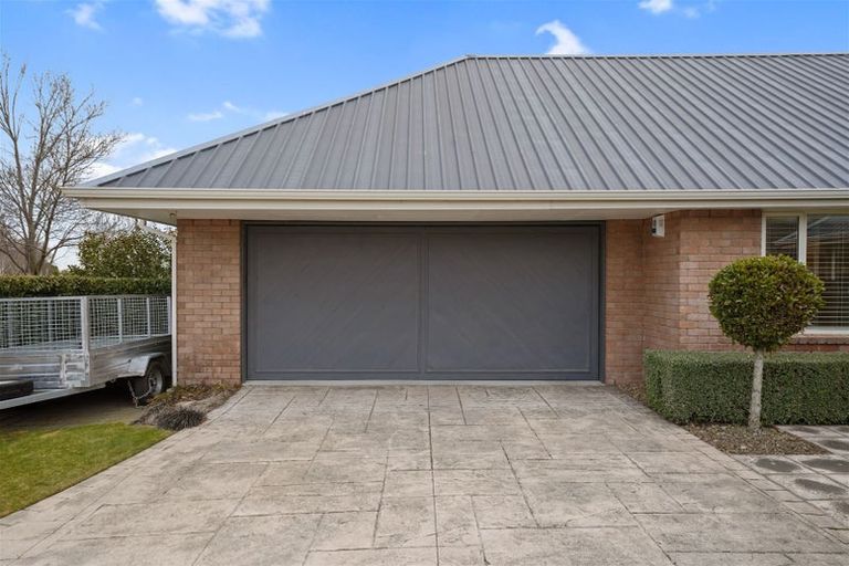 Photo of property in 43 Apsley Drive, Avonhead, Christchurch, 8042