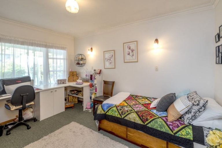 Photo of property in 4 Chester Street, Levin, 5510