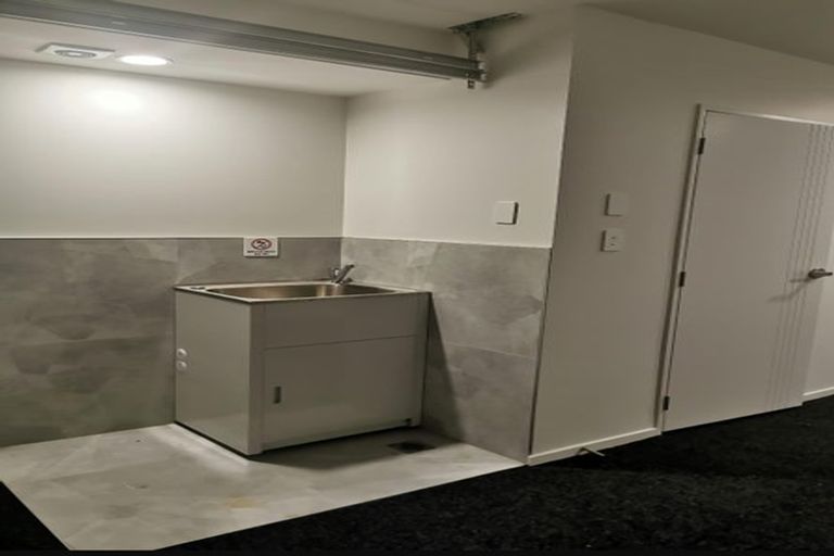 Photo of property in 1/9 Donovan Avenue, Massey, Auckland, 0614