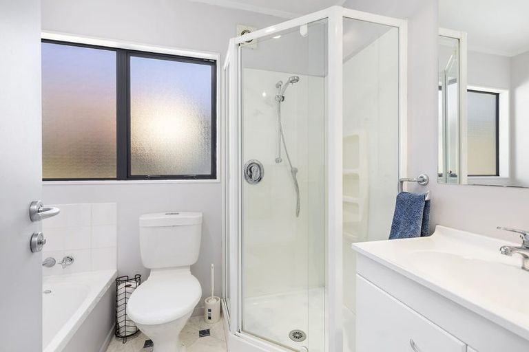 Photo of property in 9 Kilkelly Close, Tawa, Wellington, 5028