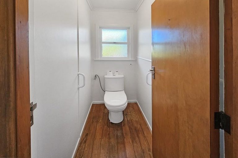 Photo of property in 7 West Coast Road, Glen Eden, Auckland, 0602