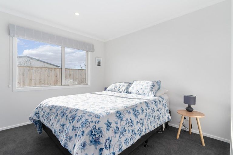 Photo of property in 2 Van Baarle Close, Carterton, 5713