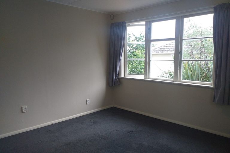 Photo of property in 253 Great North Road, Henderson, Auckland, 0612
