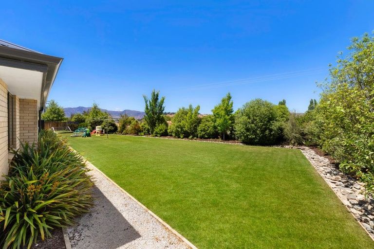 Photo of property in 13 Kingfisher Crescent, Albert Town, Wanaka, 9305