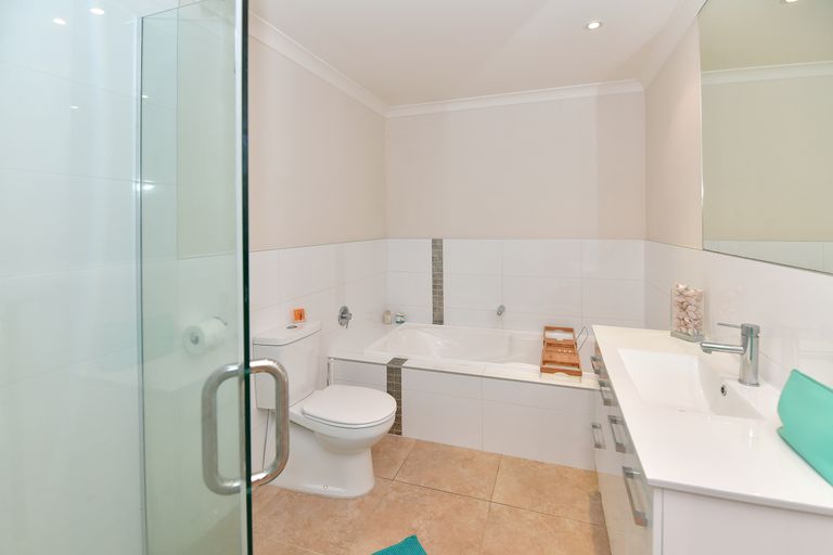 Photo of property in 33 Savoy Road, Orewa, 0931