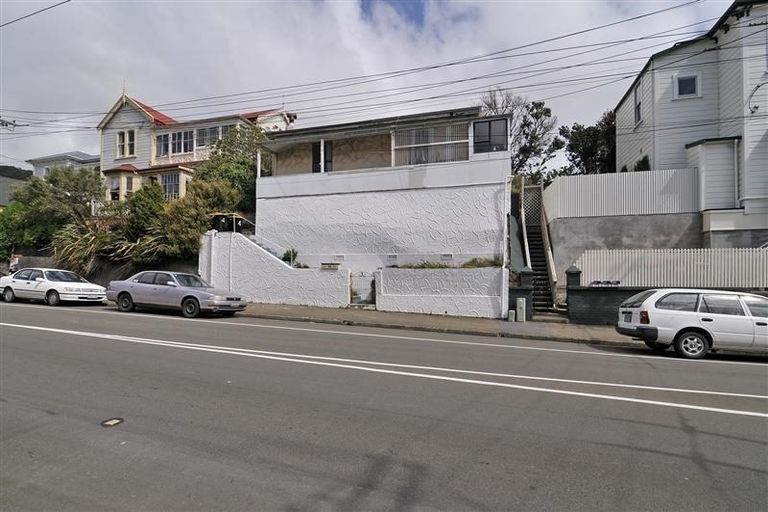 Photo of property in 54 Pirie Street, Mount Victoria, Wellington, 6011