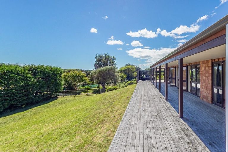 Photo of property in 159 Pukenamu Road, Te Horo, Otaki, 5581