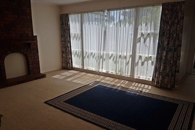 Photo of property in 6 Hollows Crescent, Takaro, Palmerston North, 4412