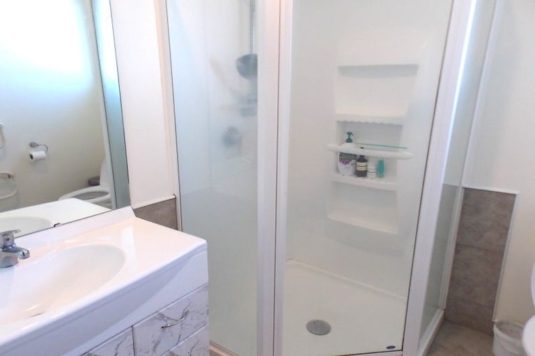 Photo of property in 107 Ashton Fitchett Drive, Brooklyn, Wellington, 6021