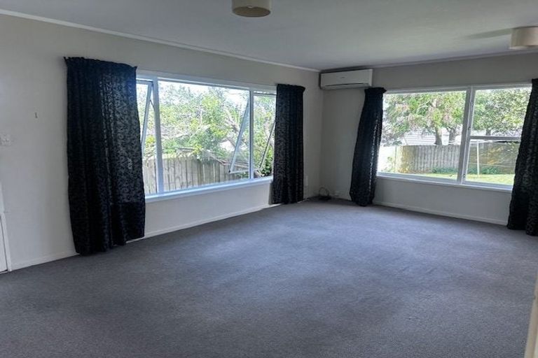 Photo of property in 28b Pegler Drive, Howick, Auckland, 2014