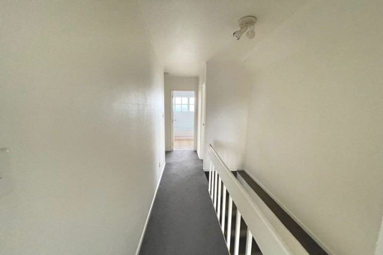 Photo of property in 1/51 Jillteresa Crescent, Half Moon Bay, Auckland, 2012