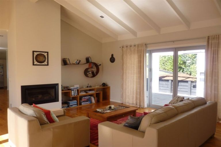 Photo of property in 10 Alderton Drive, Kerikeri, 0230