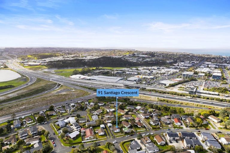 Photo of property in 91 Santiago Crescent, Unsworth Heights, Auckland, 0632
