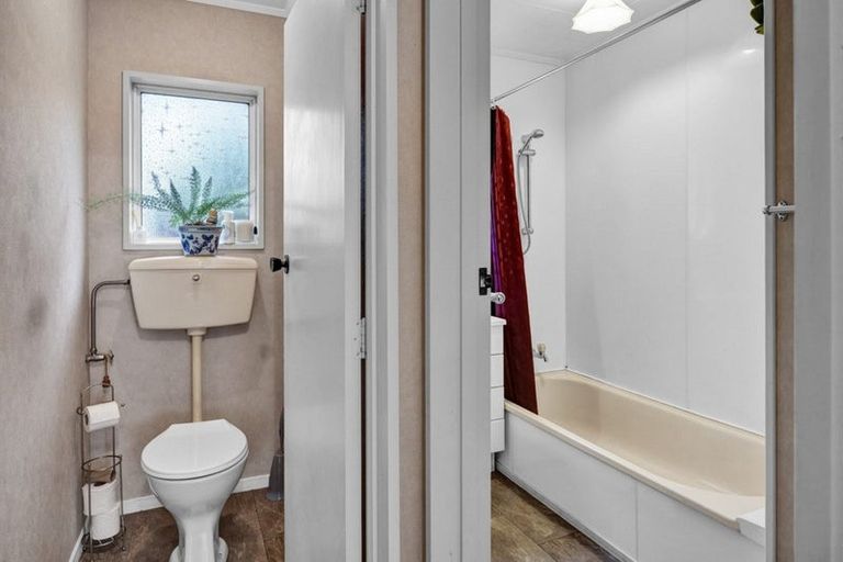 Photo of property in 237a South Road, Hawera, 4610