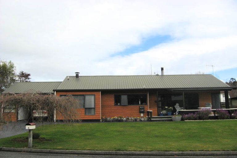 Photo of property in 3 Gibbs Place, Kinloch, Taupo, 3377
