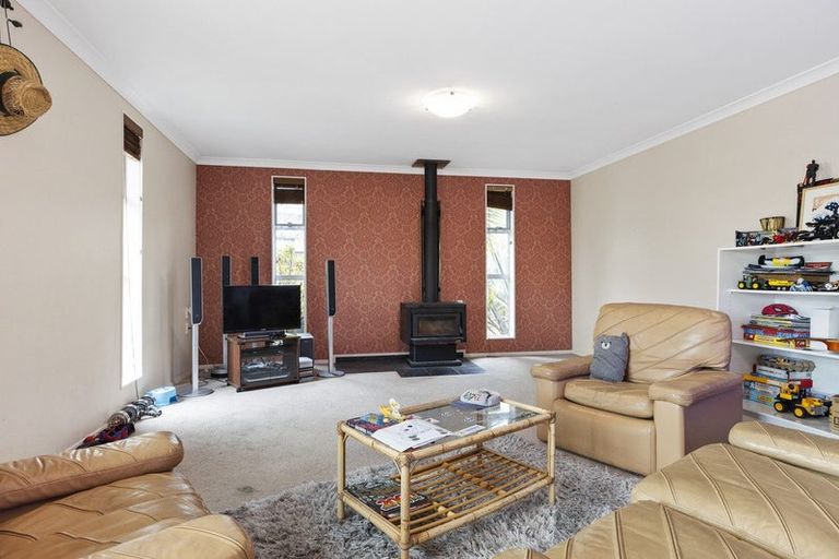 Photo of property in 30 Battersea Place, Roslyn, Palmerston North, 4414