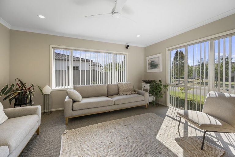 Photo of property in 14 Palliser Place, Poraiti, Napier, 4112