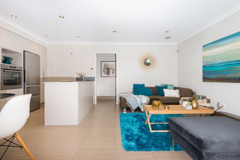 Photo of property in 39 Royal View Road, Te Atatu South, Auckland, 0610