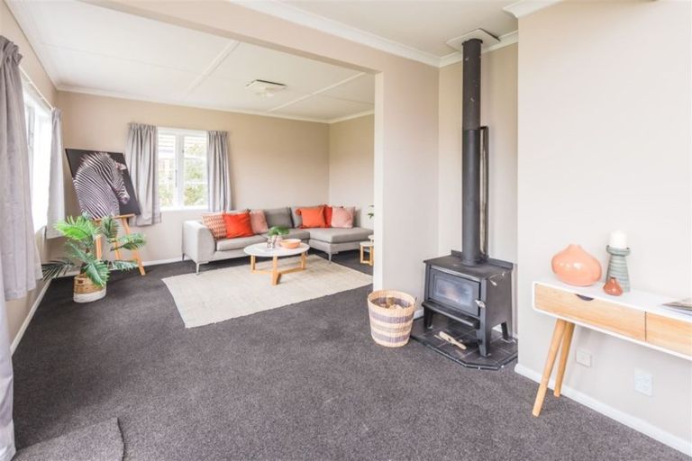 Photo of property in 24 Swiss Avenue, Gonville, Whanganui, 4501