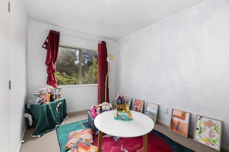 Photo of property in 24 Dovey Place, Massey, Auckland, 0614