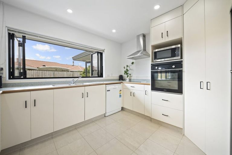 Photo of property in 1 Cloverlea Place, Pukekohe, 2120