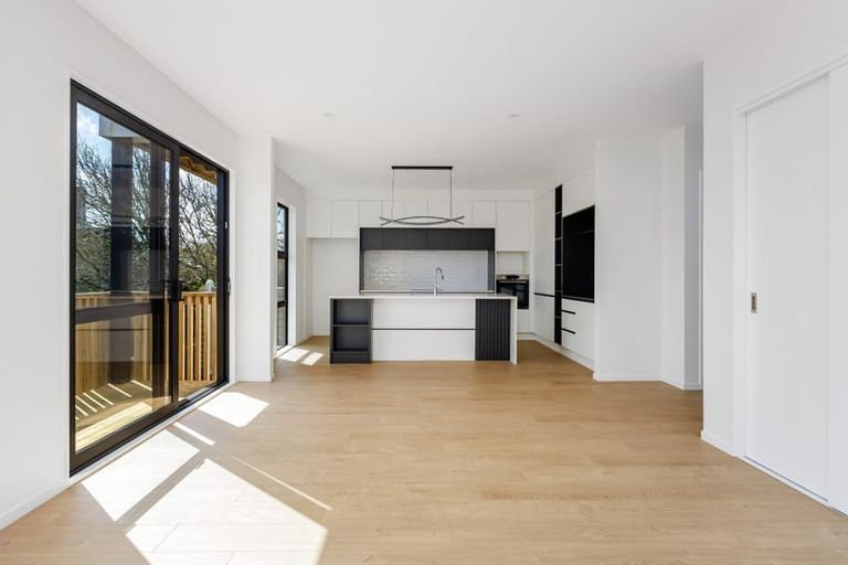 Photo of property in 142 Moore Street, Hillcrest, Auckland, 0627