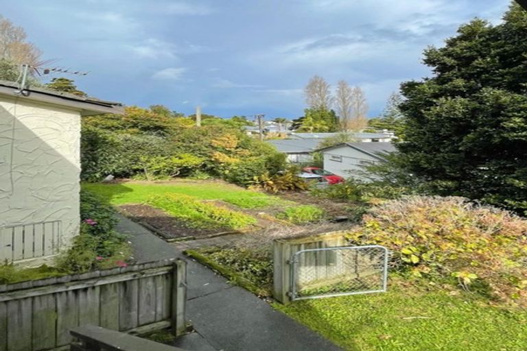 Photo of property in 5/550 Glenfield Road, Glenfield, Auckland, 0629