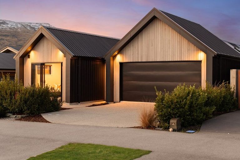 Photo of property in 70 Jack Hanley Drive, Jacks Point, Queenstown, 9371