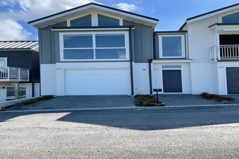 Photo of property in 3 Kopua Place, Whitby, Porirua, 5024